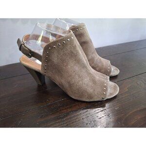 EUC Tahari Elton Gray Suede Peep-Toe Mule Pumps/Sz. 8M